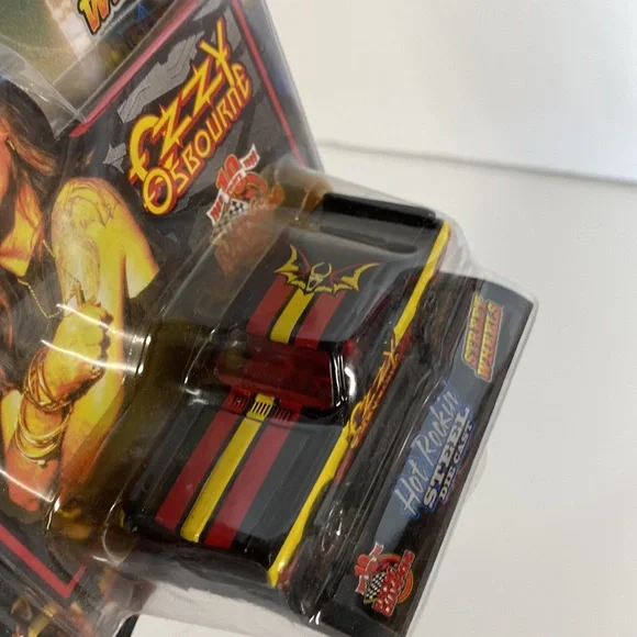 OZZY OZBOURNE Hot Rockin’ Steel Die Cast Street Series Original Packaging! - Picture 3 of 7